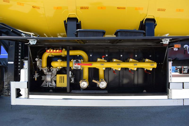 полуприцеп-цистерна метаноловоз объемом 30 куб.м.