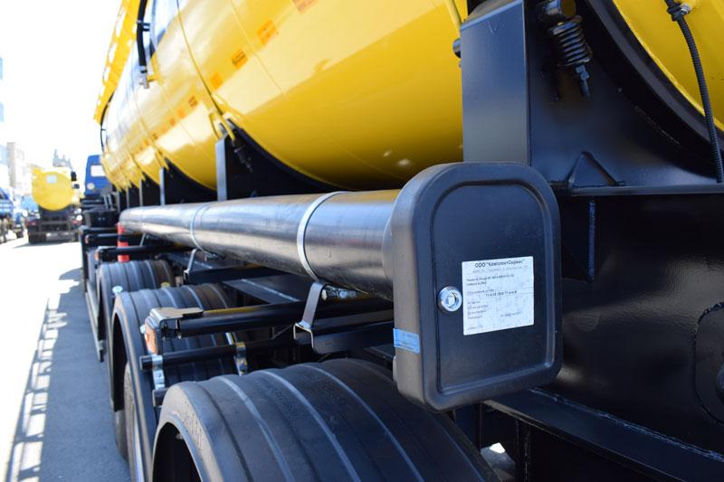 полуприцеп-цистерна метаноловоз объемом 30 куб.м.