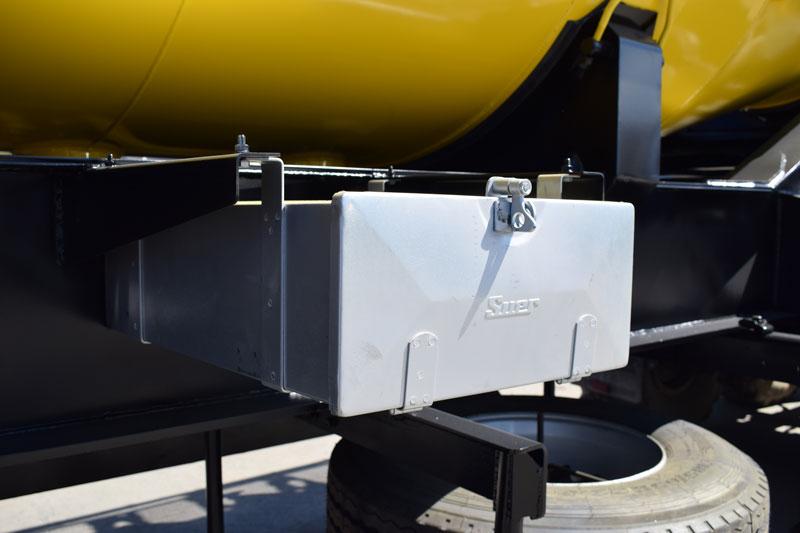 полуприцеп-цистерна метаноловоз объемом 30 куб.м.