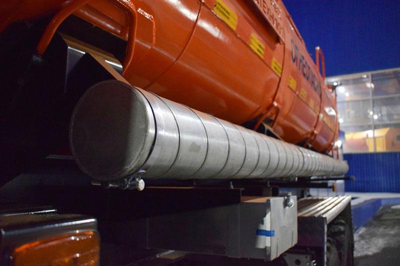 Полуприцеп-цистерна ППЦН-16 (003) для нефти (2-осный, прямое сечение)