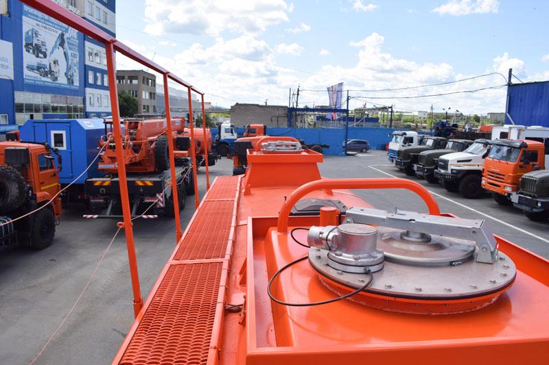 Прицеп-цистерна для ГСМ марки УЗСТ-ПЦ-20-002 (3 оси)