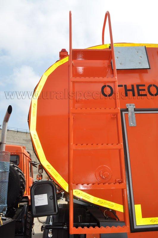 Полуприцеп-цистерна ППЦН-20 (12) для нефти (2-осный, переменное сечение)