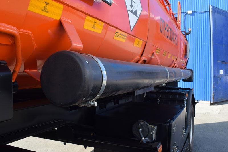 Прицеп-цистерна для ГСМ марки УЗСТ-ПЦ-10,7-003 (2 оси)