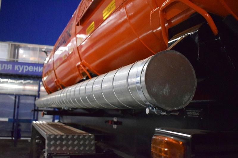 Полуприцеп-цистерна ППЦН-16 (003) для нефти (2-осный, прямое сечение)