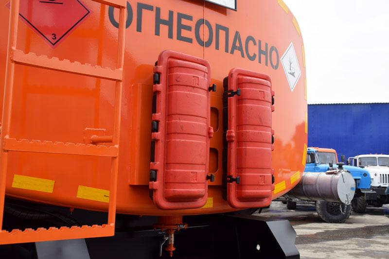 Полуприцеп-цистерна ППЦ-30 (008) для ГСМ (3-осный, переменное сечение)