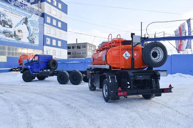 Прицеп-цистерна для ГСМ марки УЗСТ-ПЦ-8-002-10 (2 оси)