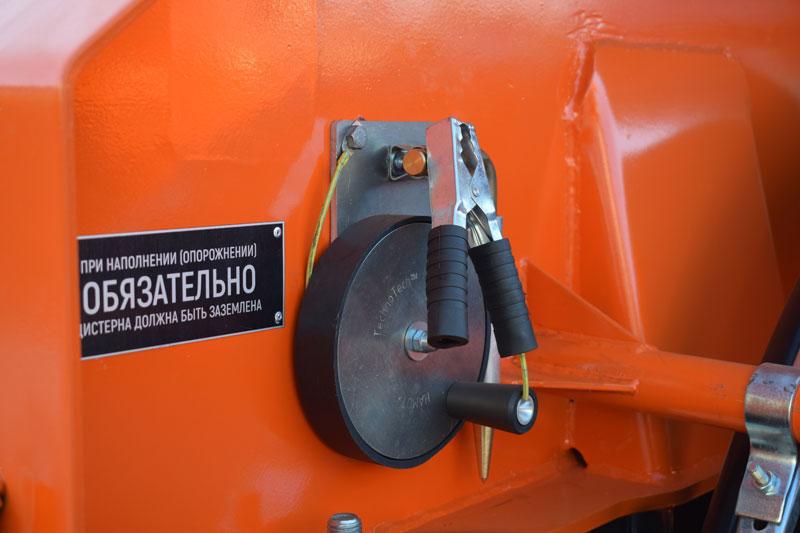 Прицеп-цистерна для нефти марки УЗСТ-ПЦН-8-003 (2 оси)