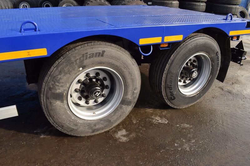 Полуприцеп-контейнеровоз 9179-006В2 (20 т.)