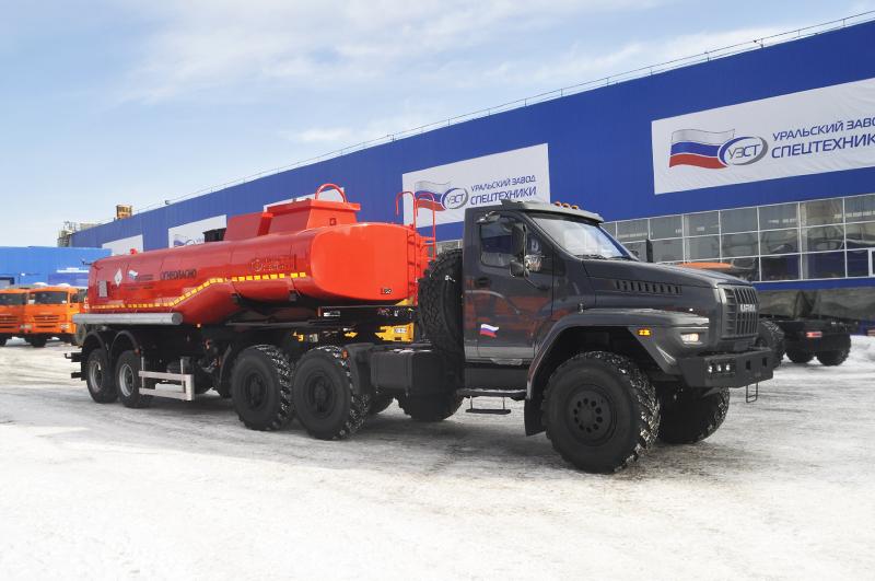 Полуприцеп-цистерна ППЦН-20 для нефти (2-осный, переменное сечение)