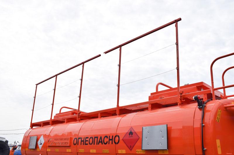 Прицеп-цистерна для ГСМ марки УЗСТ-ПЦ-12-005 (2 оси)